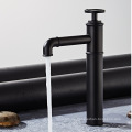 Klassischer industrielles Stil rundes Griff schwarzes Becken kaltes Wasser nur Tap Wasserhahn Waschbecken